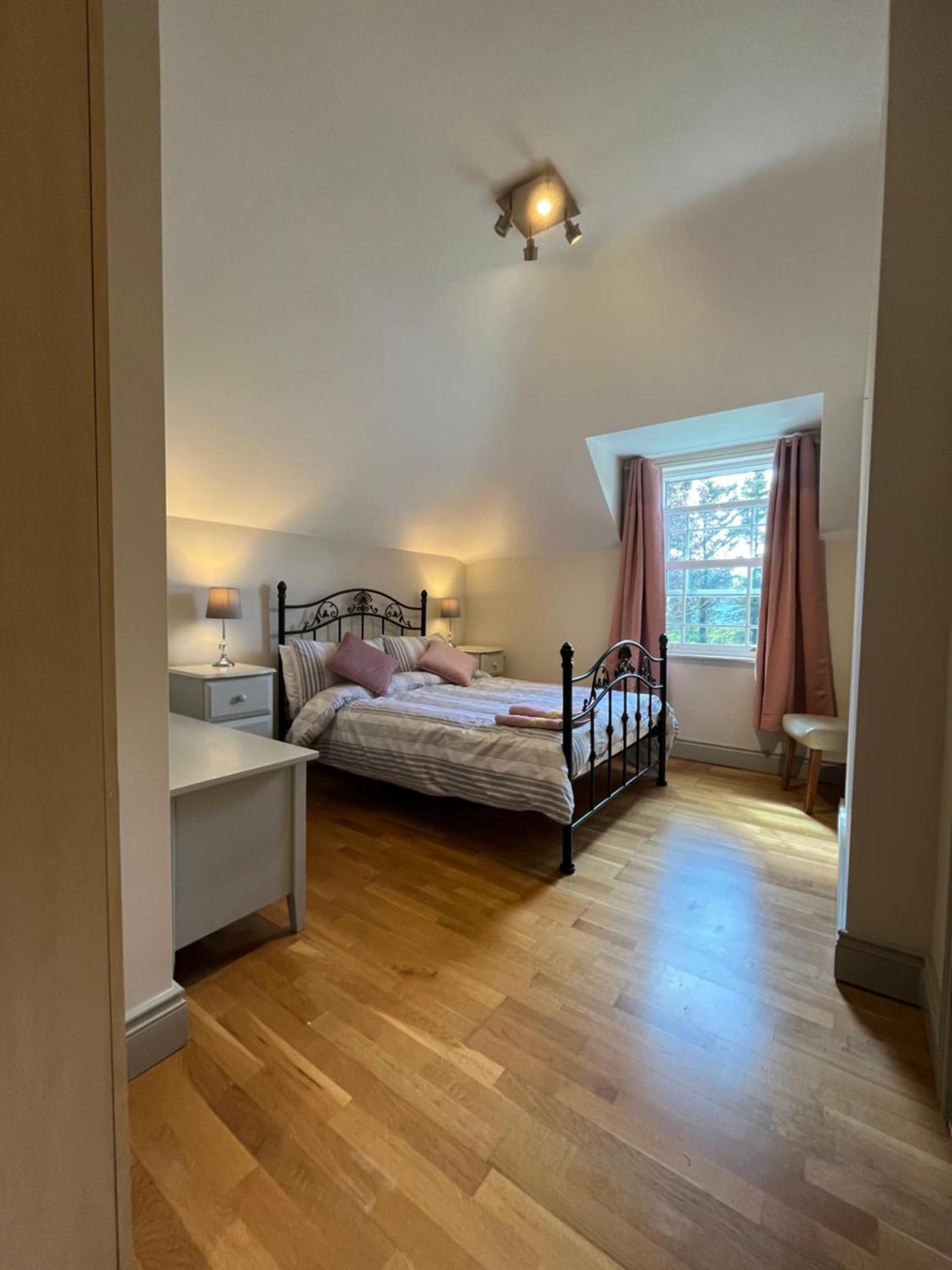Clover Cottage Кинсейл Екстериор снимка